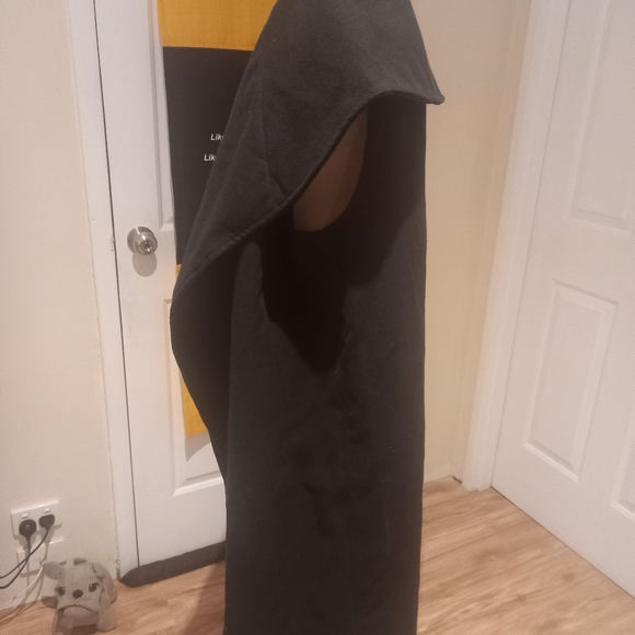 Limiťe black Cape style heavy soft super warm jacket - Picture 2 of 5